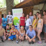 Stážisti pri realizácii kultúrno-spoločenskej aktivity pre mládež  v Bánovciach nad Bebravou